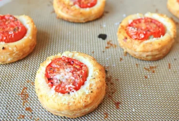 folhados simples de tomate