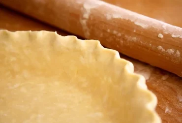 cegar uma crosta de torta
