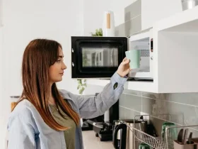 Principais benefícios de ter um micro-ondas em casa
