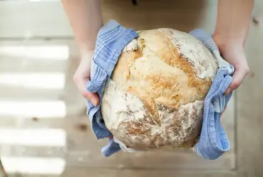 O método perfeito para assar pães caseiros com sabor de padaria
