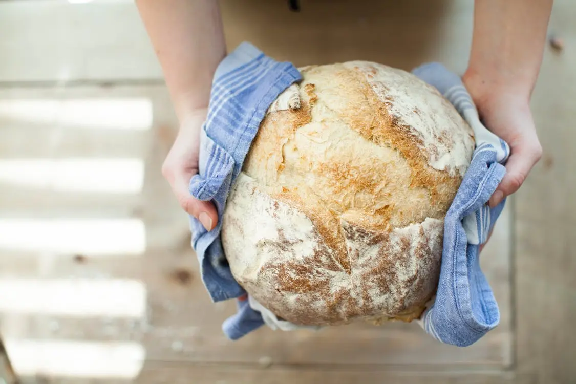 O método perfeito para assar pães caseiros com sabor de padaria